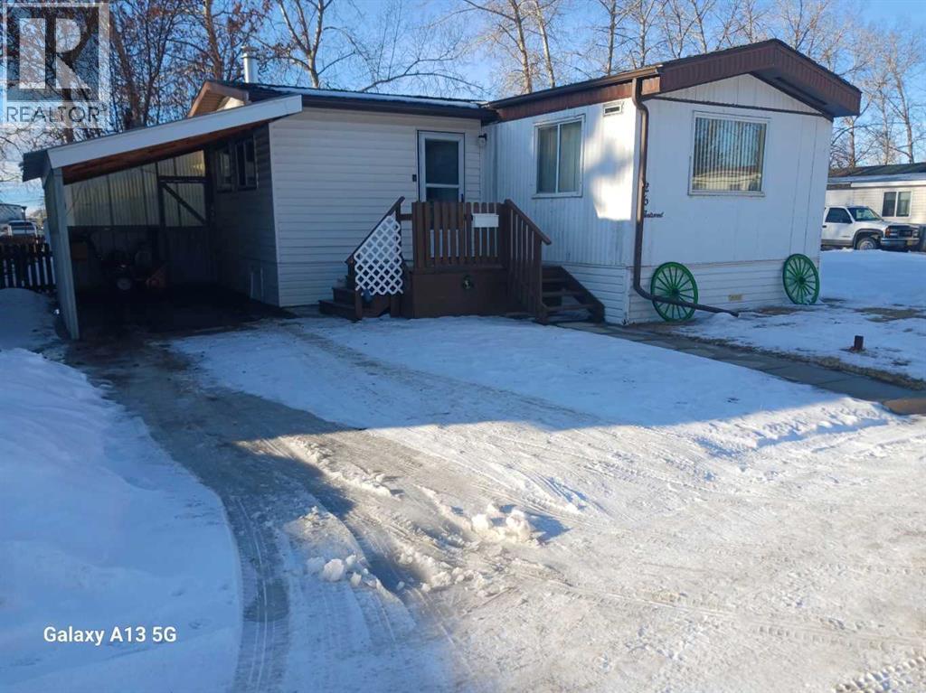 26 Westwood Court, Innisfail, Alberta  T4G 1S2 - Photo 3 - A2279493