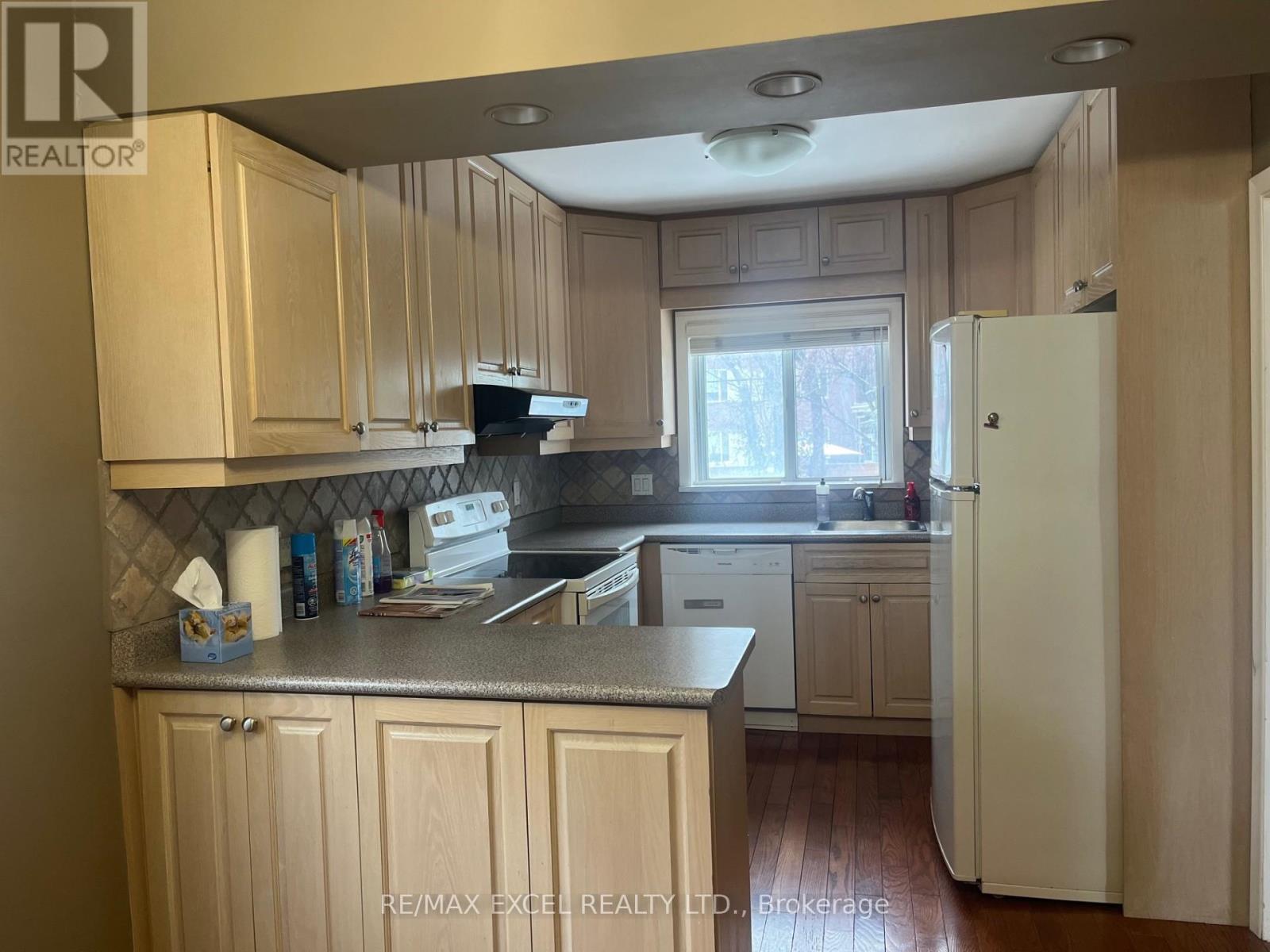 159 Avondale Avenue, Toronto, Ontario  M2N 2V4 - Photo 3 - C12750776