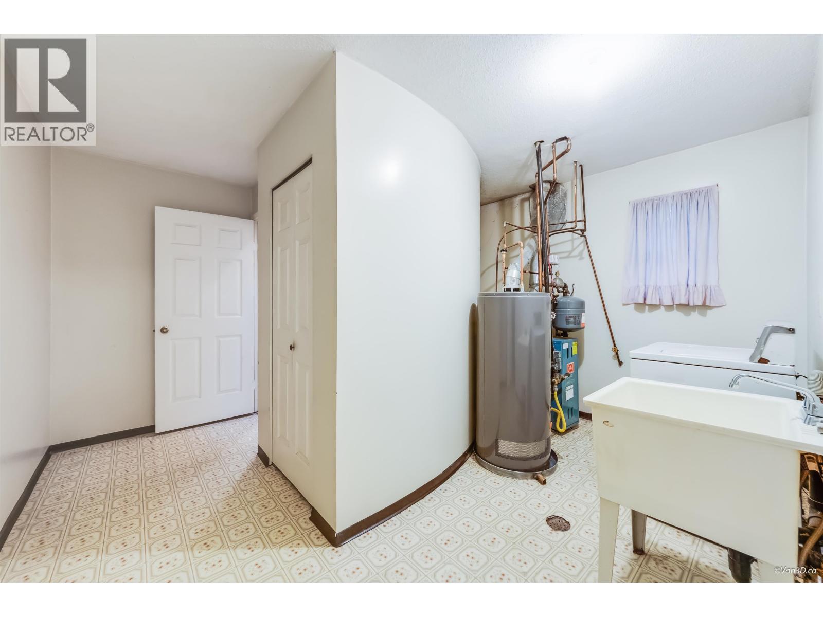 2721 Grant Street, Vancouver, British Columbia  V5K 3H1 - Photo 33 - R3085587