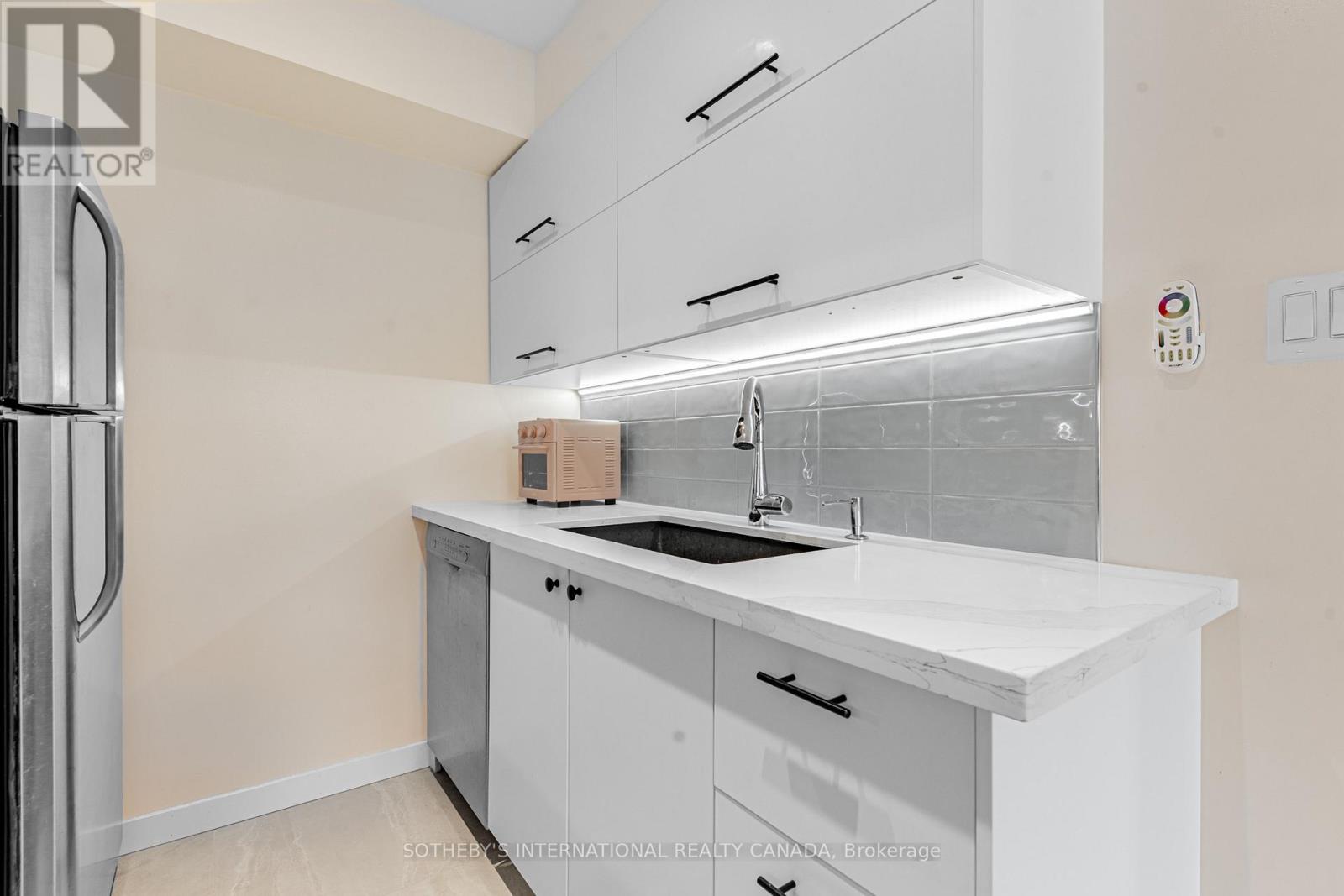 305 - 75 Weldrick Road E, Richmond Hill, Ontario  L4C 0H9 - Photo 14 - N12750720