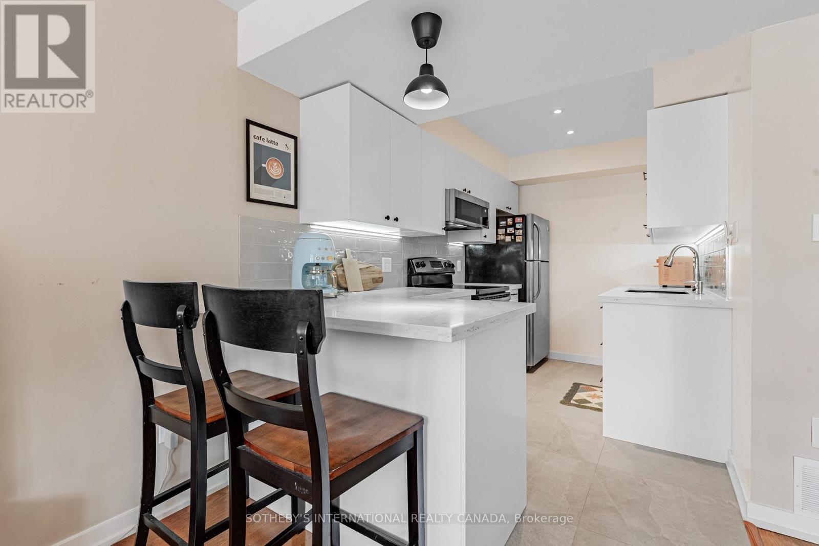 305 - 75 Weldrick Road E, Richmond Hill, Ontario  L4C 0H9 - Photo 4 - N12750720