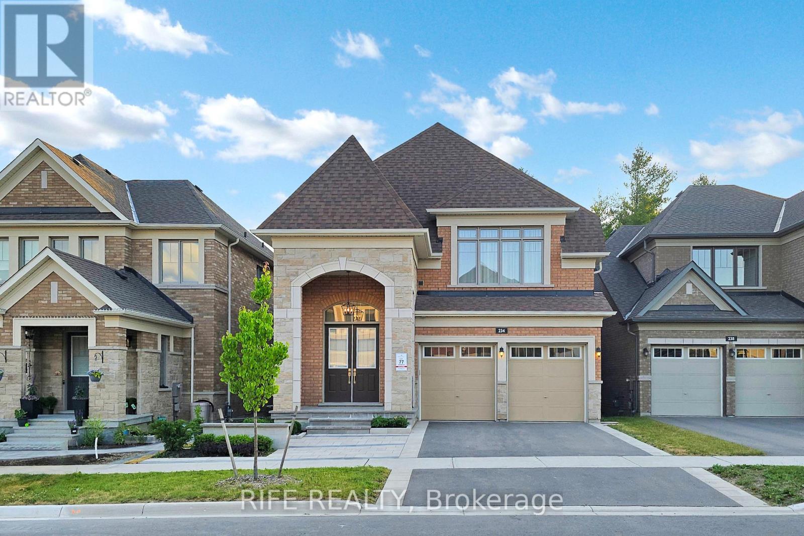 234 Sikura Circle, Aurora, Ontario  L4G 3Y8 - Photo 1 - N12750728