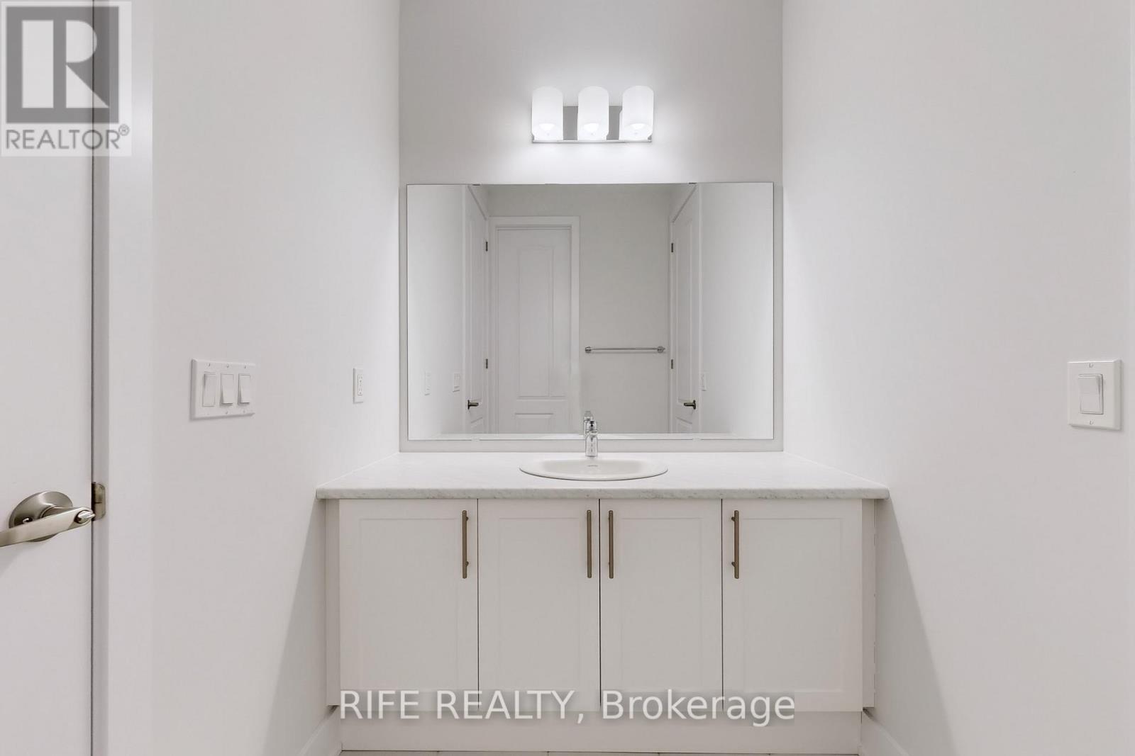 234 Sikura Circle, Aurora, Ontario  L4G 3Y8 - Photo 33 - N12750728