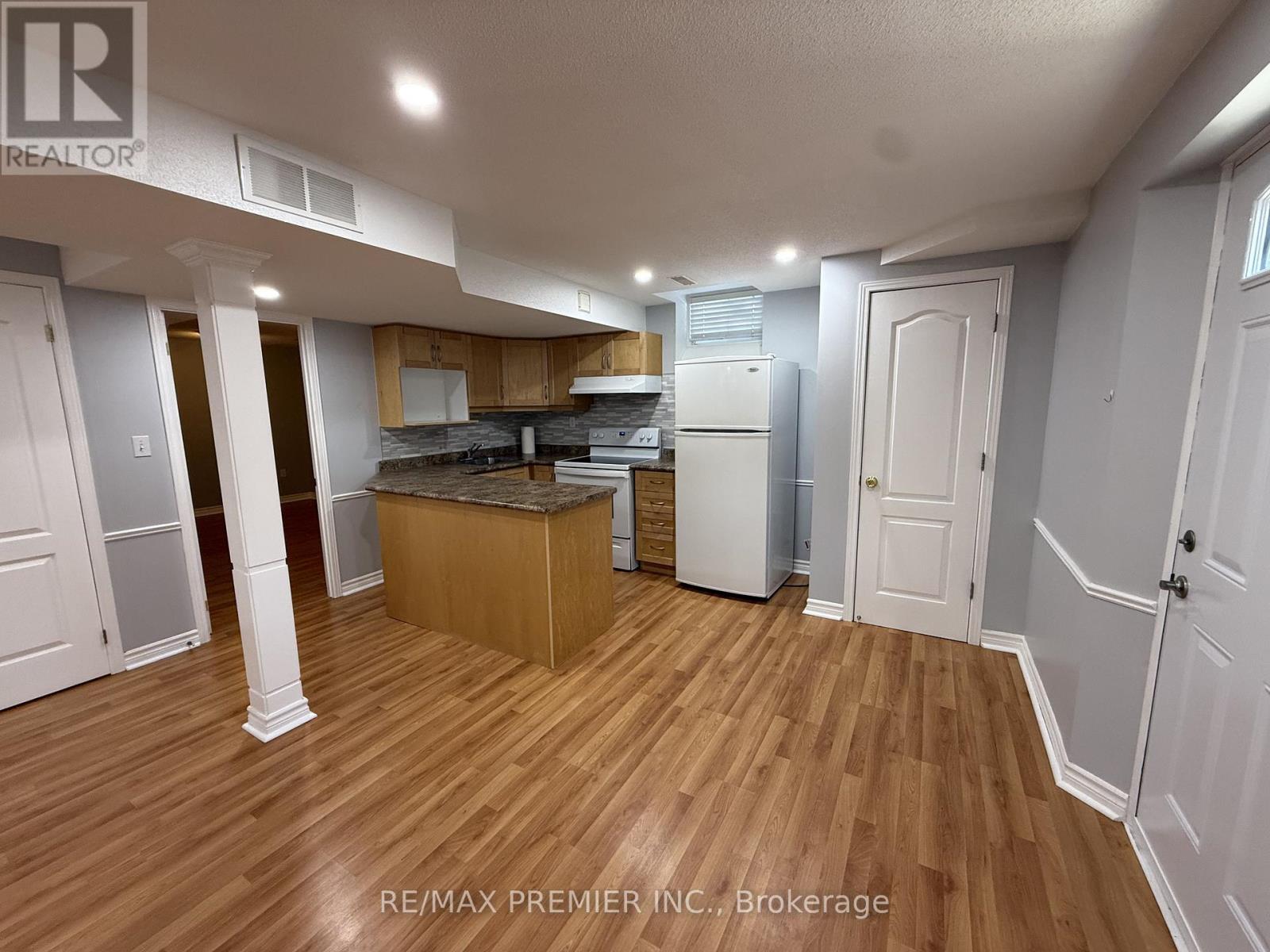 Lower - 54 Castlepoint Drive, Vaughan, Ontario  L4H 1B8 - Photo 5 - N12750802