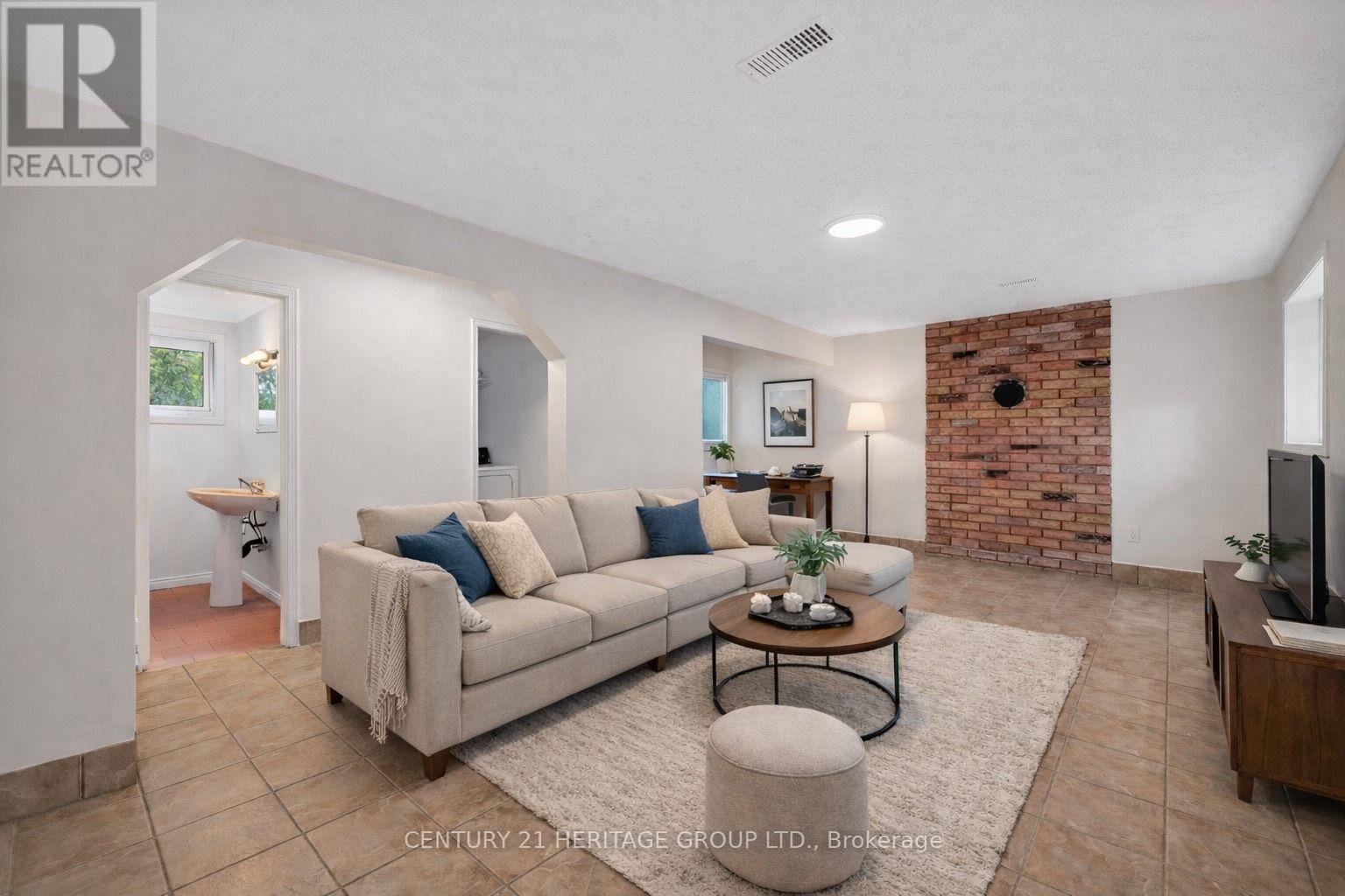 1087 County Rd 42, Clearview, Ontario  L0M 1S0 - Photo 37 - S12671990