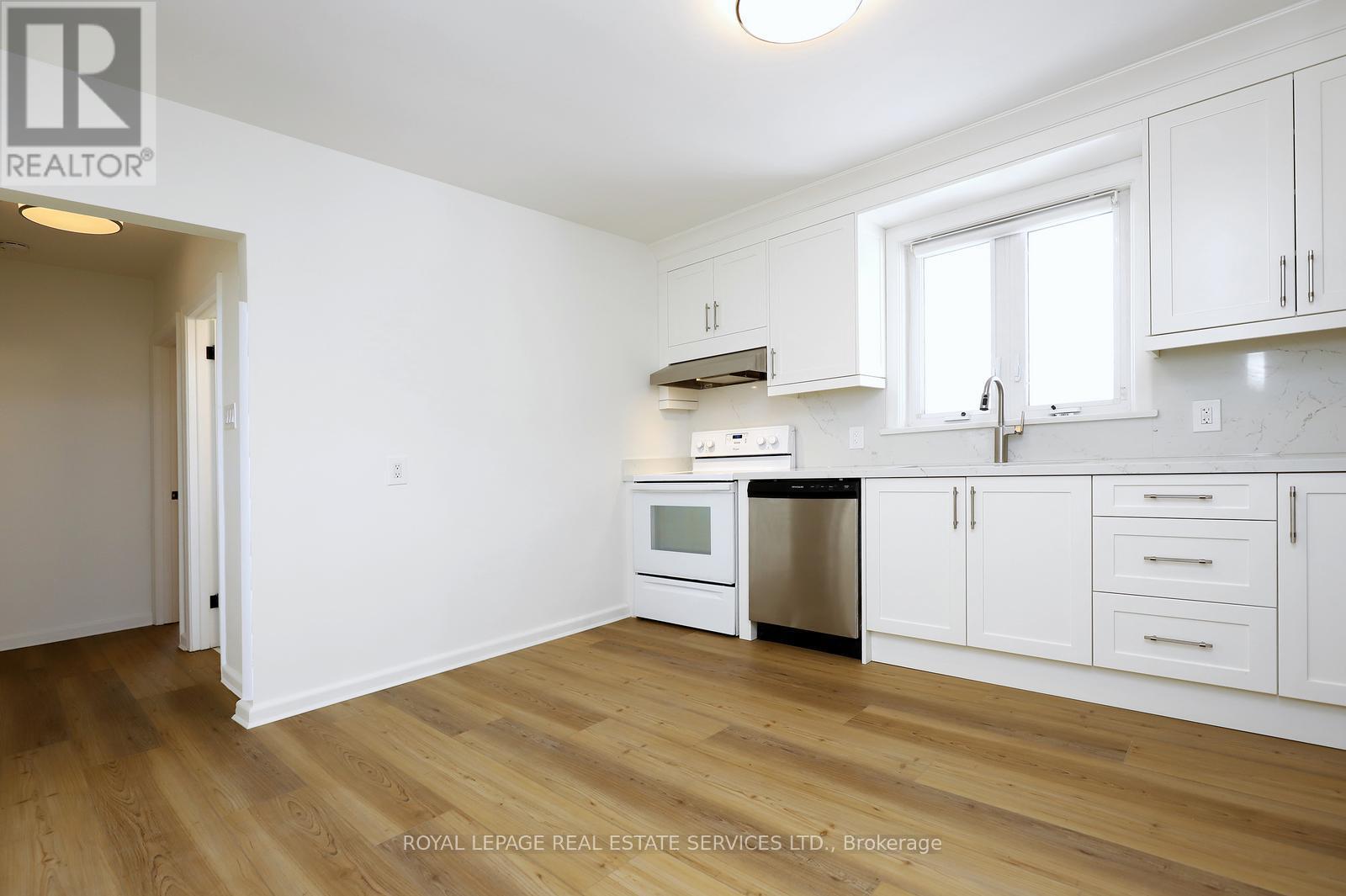 Upper Floor - 13 Benson Avenue, Mississauga, Ontario  L5H 2P3 - Photo 10 - W12750750