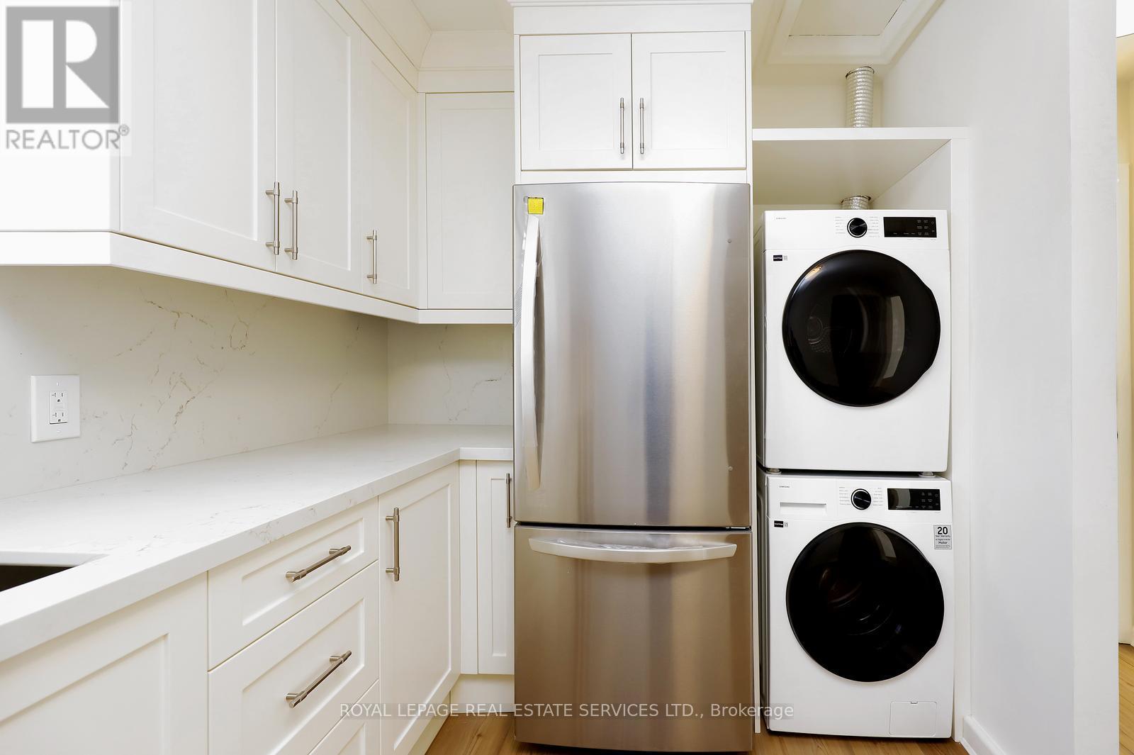 Upper Floor - 13 Benson Avenue, Mississauga, Ontario  L5H 2P3 - Photo 12 - W12750750