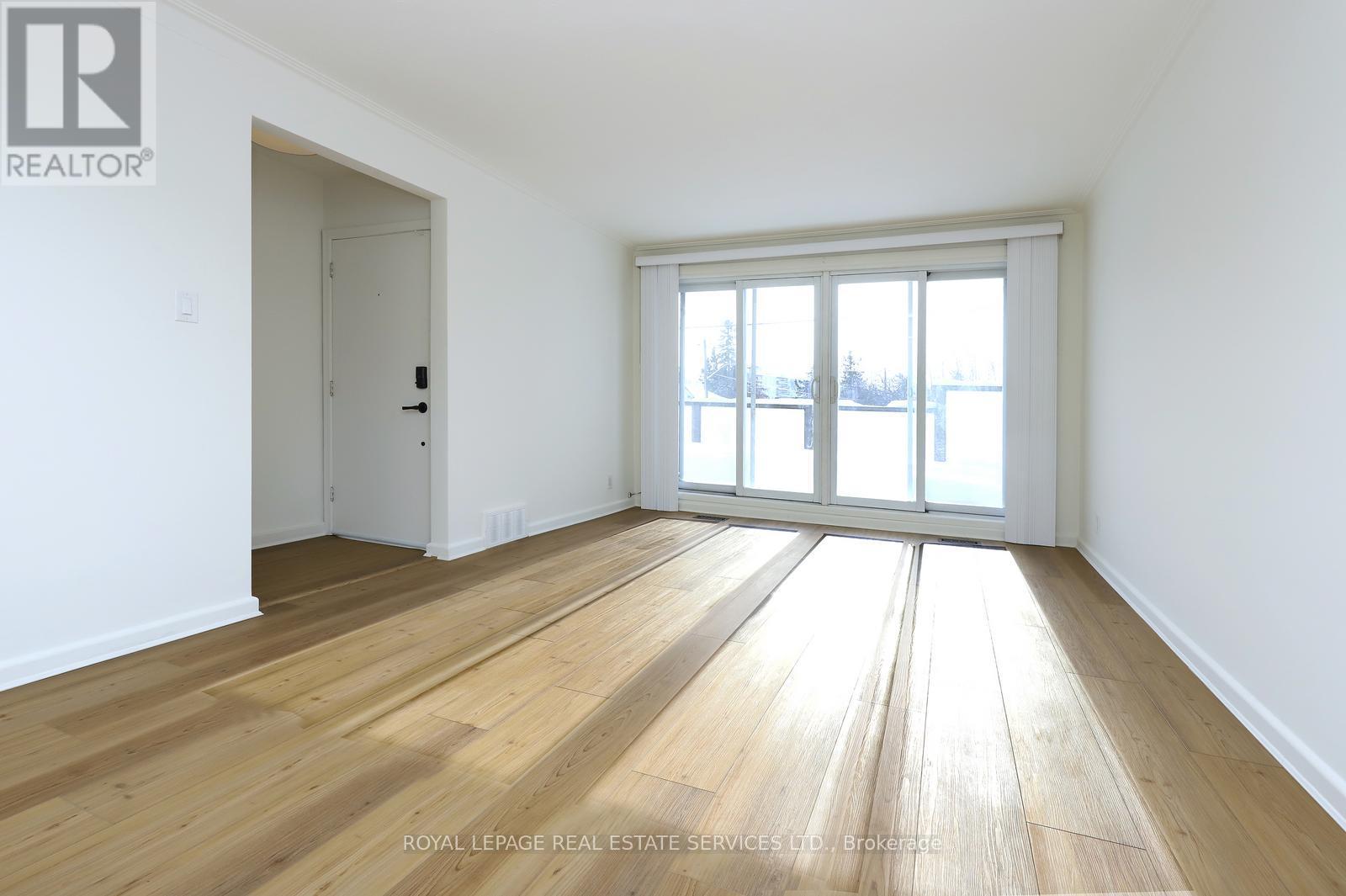 Upper Floor - 13 Benson Avenue, Mississauga, Ontario  L5H 2P3 - Photo 3 - W12750750