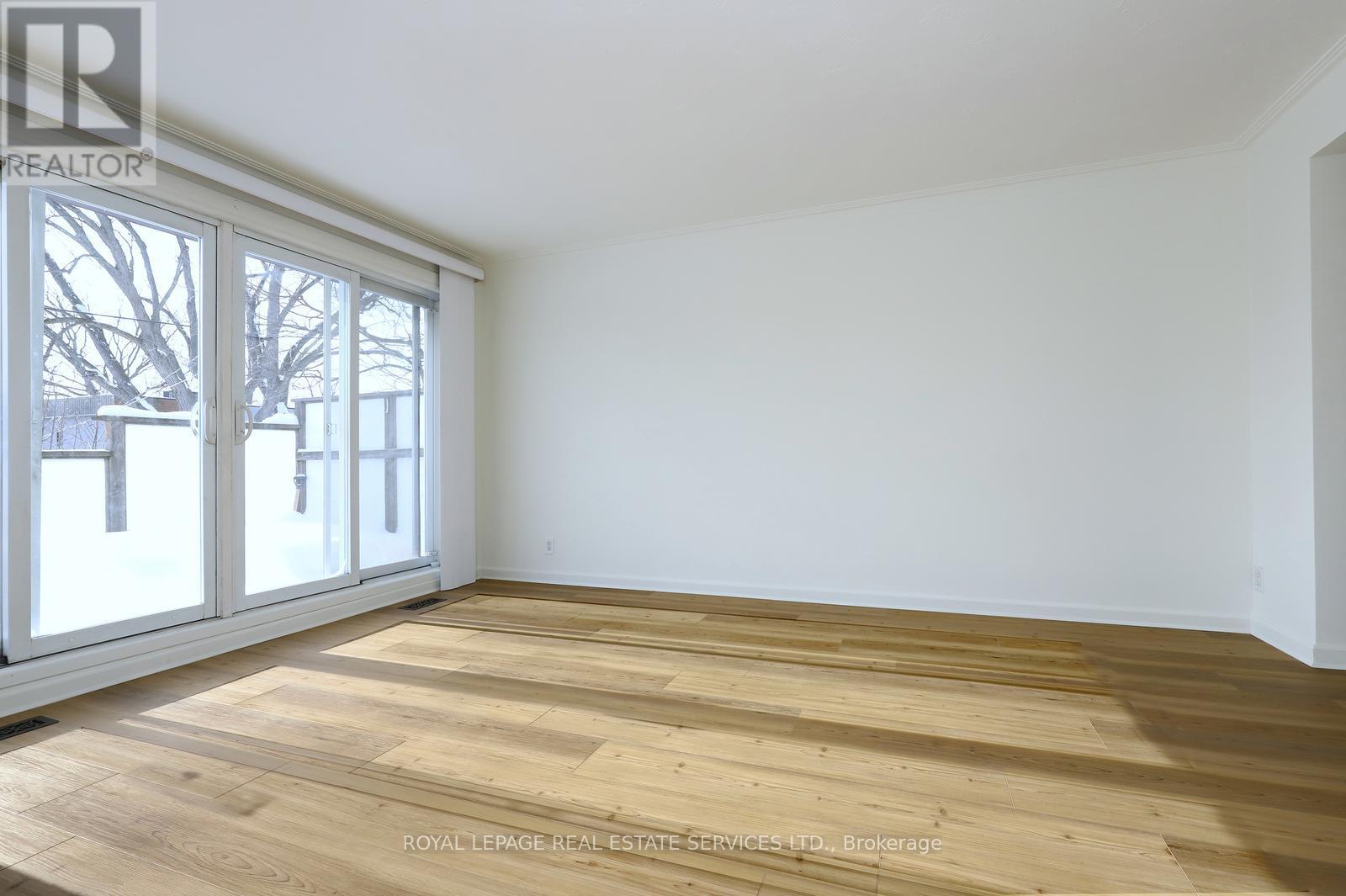 Upper Floor - 13 Benson Avenue, Mississauga, Ontario  L5H 2P3 - Photo 5 - W12750750