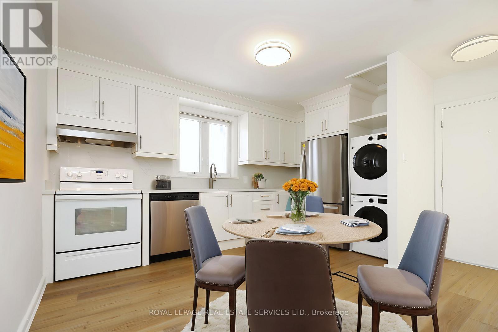 Upper Floor - 13 Benson Avenue, Mississauga, Ontario  L5H 2P3 - Photo 8 - W12750750