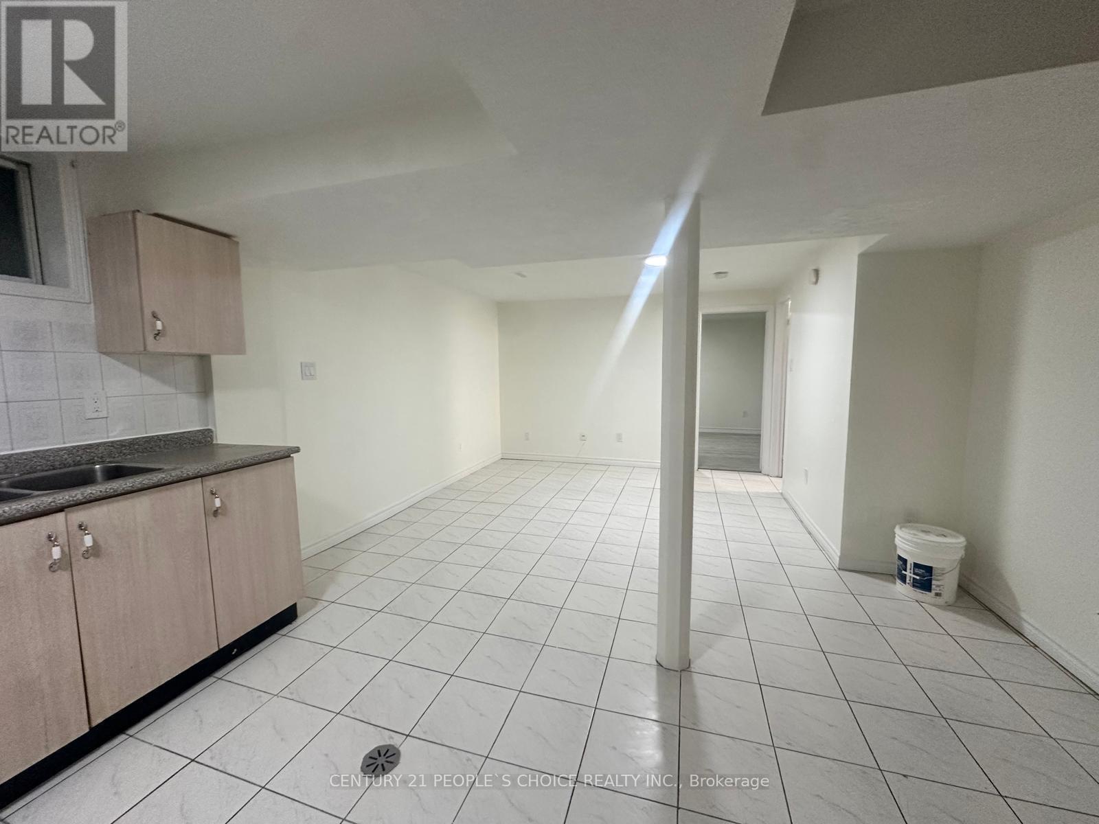 Bsmt - 48 Langdale Crescent, Brampton, Ontario  L6Y 4R7 - Photo 4 - W12750758