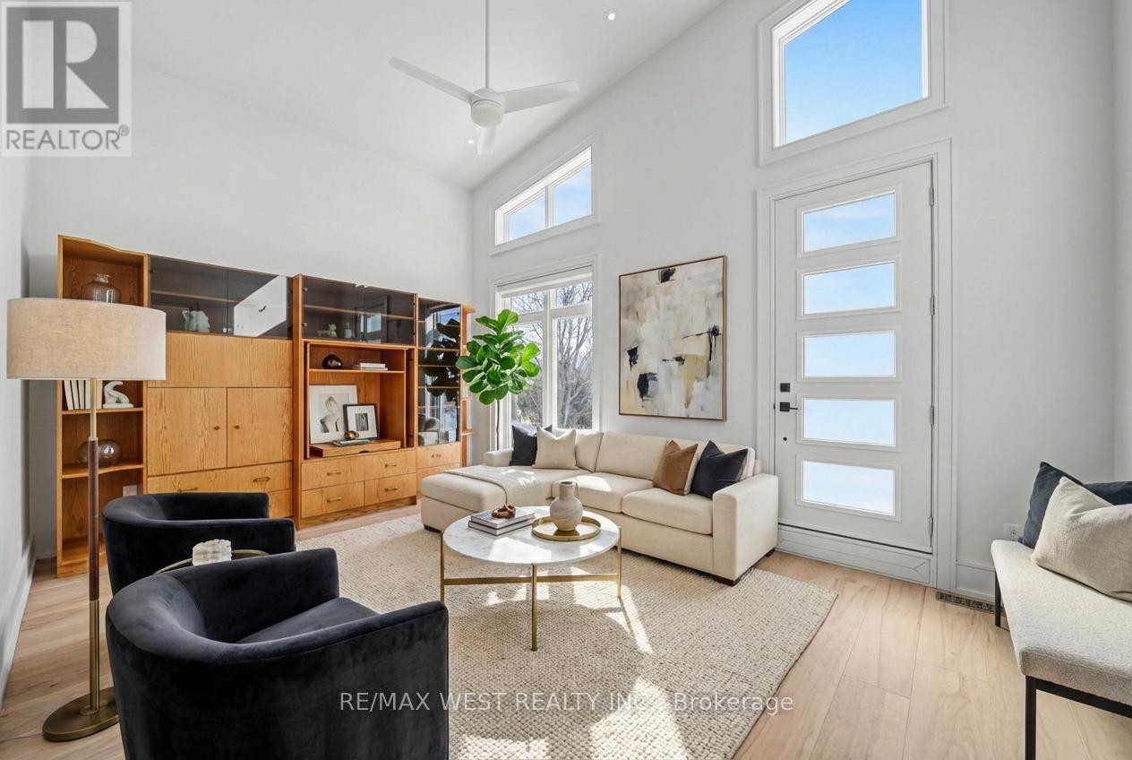 2267 Fifth Line W, Mississauga, Ontario  L5K 1V7 - Photo 9 - W12750814