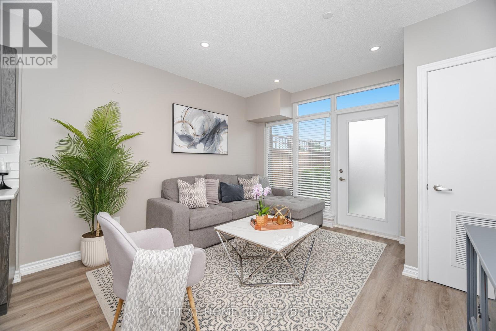 101 - 716 Main St E, Milton, Ontario  L9T 3P6 - Photo 3 - W12750818