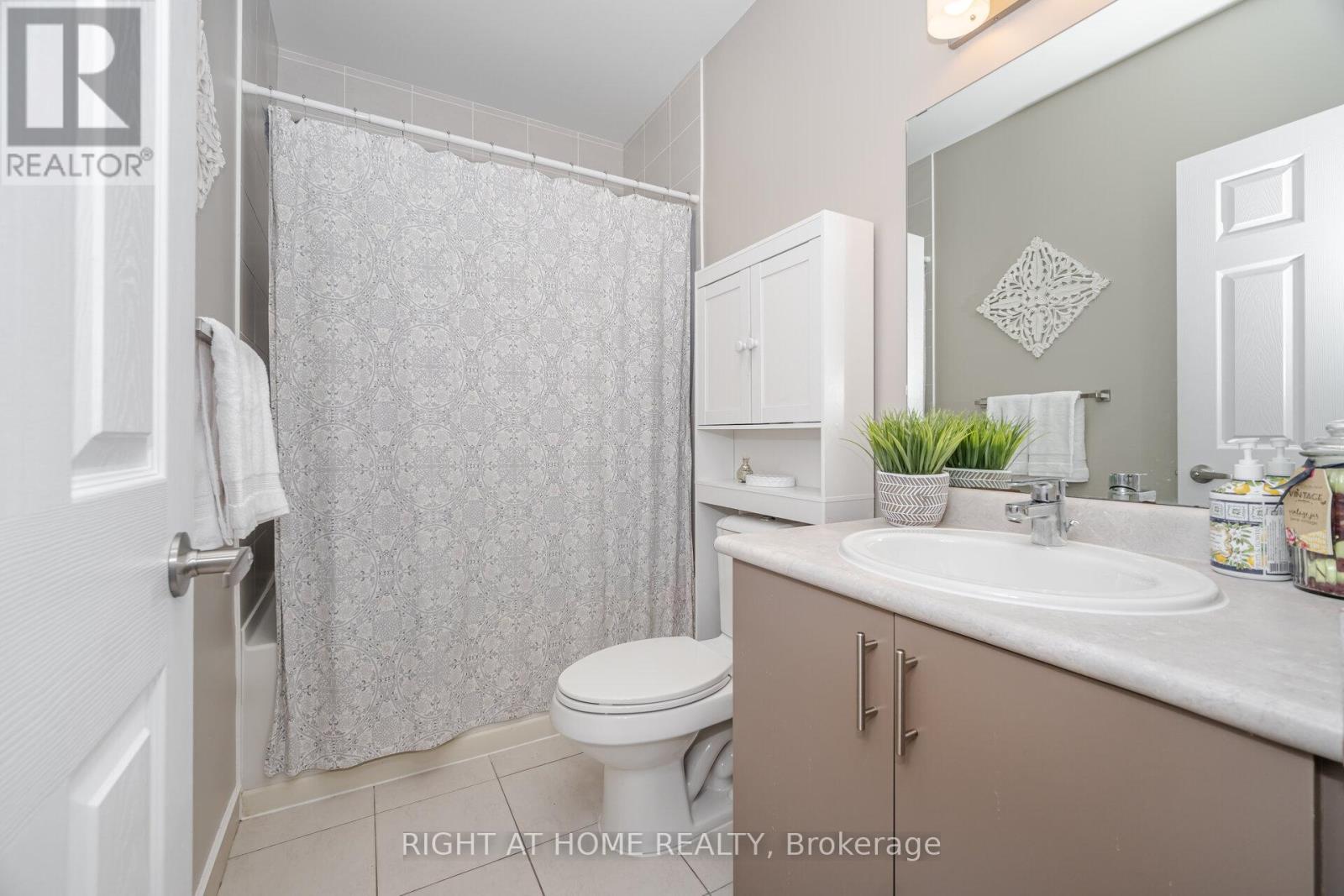 101 - 716 Main St E, Milton, Ontario  L9T 3P6 - Photo 7 - W12750818