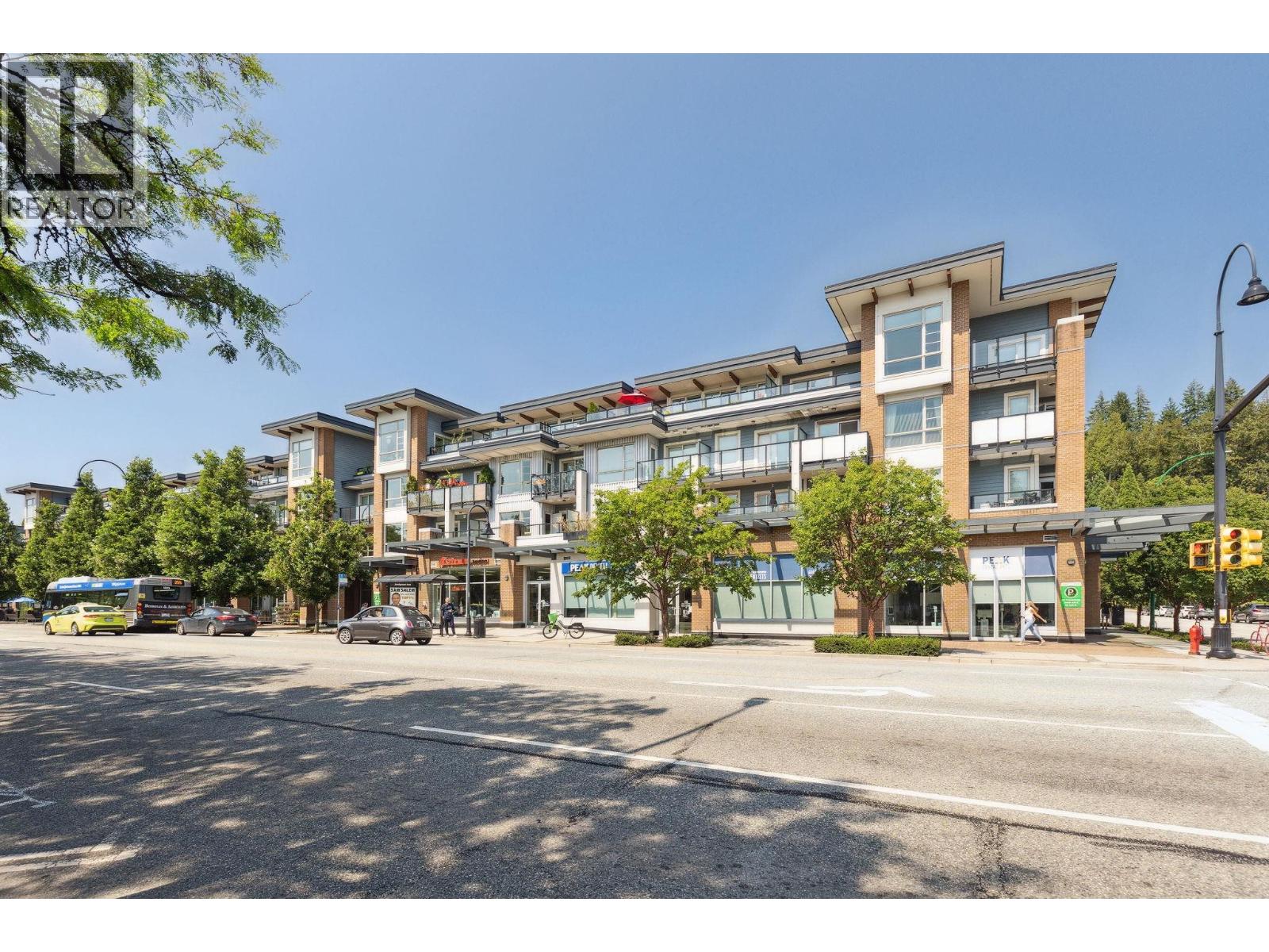 403 1330 Marine Drive, North Vancouver, British Columbia  V7P 1T4 - Photo 2 - R3084660