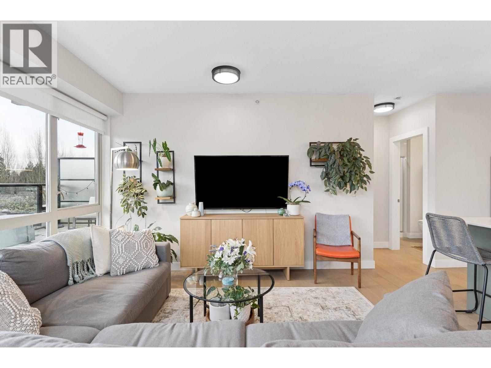 403 1330 Marine Drive, North Vancouver, British Columbia  V7P 1T4 - Photo 5 - R3084660