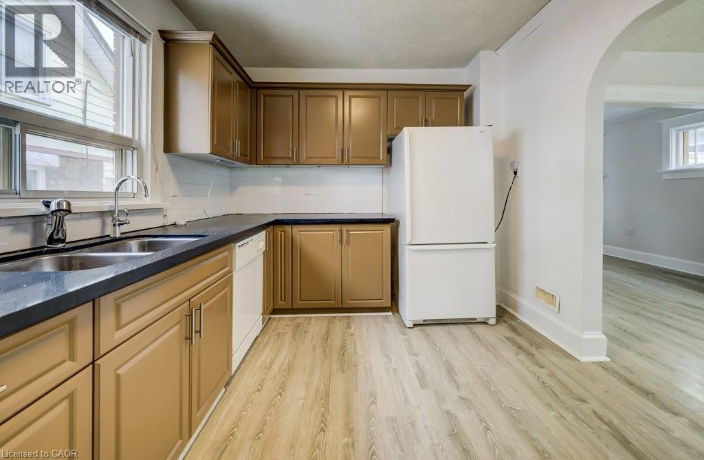 18 Shanley Street, Kitchener, Ontario  N2H 5N8 - Photo 15 - 40798265