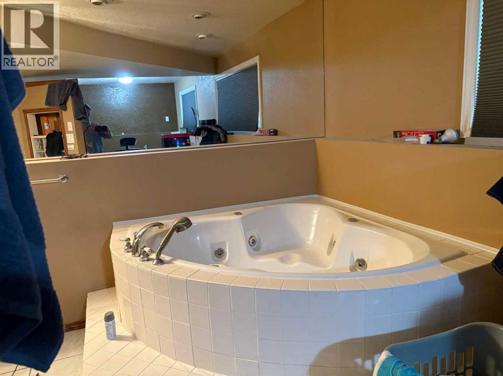 40 Cayuga Crescent W, Lethbridge, Alberta  T1K 5H5 - Photo 12 - A2278672