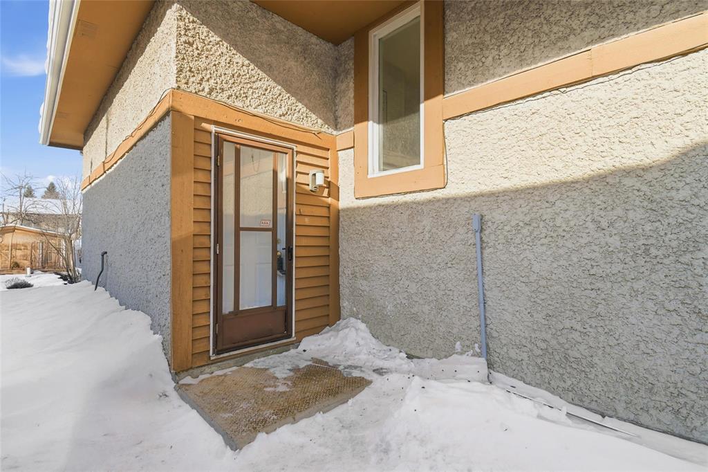 400 Mandalay Drive, Winnipeg, Manitoba  R2P 1K3 - Photo 1 - 202601878