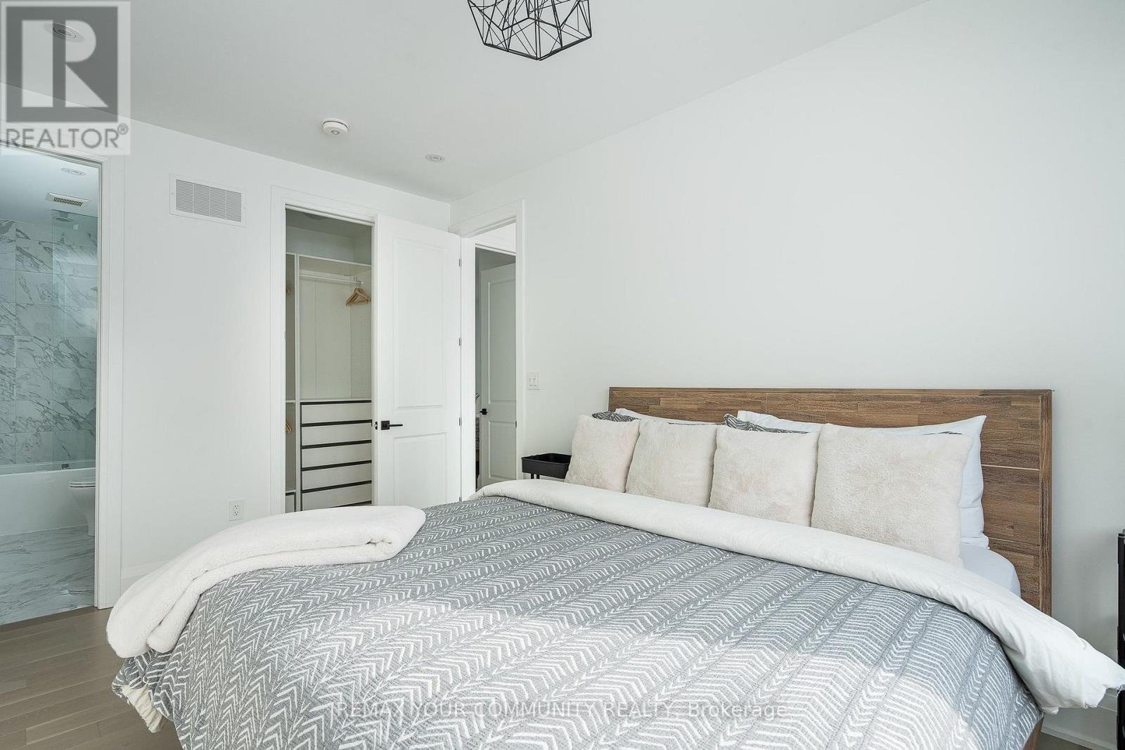 103 Stillwater Crescent, Blue Mountains, Ontario  L9Y 4P5 - Photo 24 - X12750714