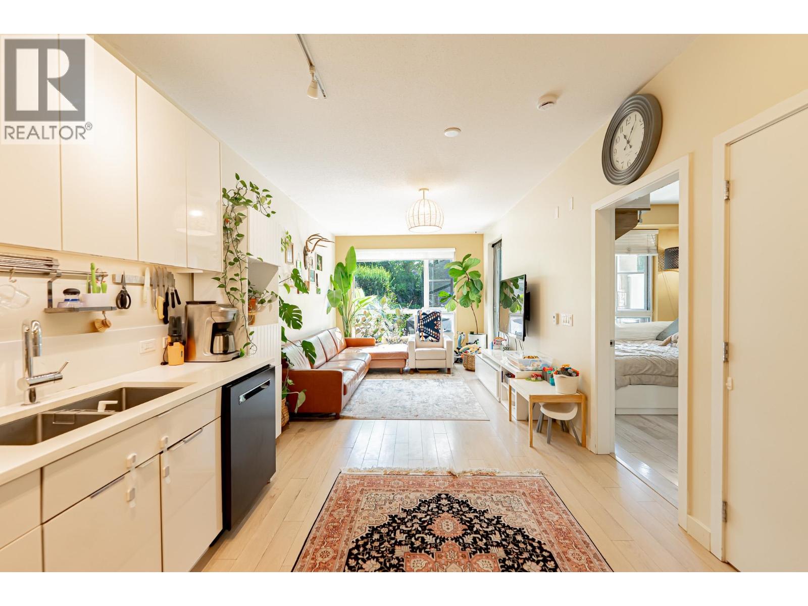 109 1621 Hamilton Avenue, North Vancouver, British Columbia  V7P 0B6 - Photo 3 - R3082034