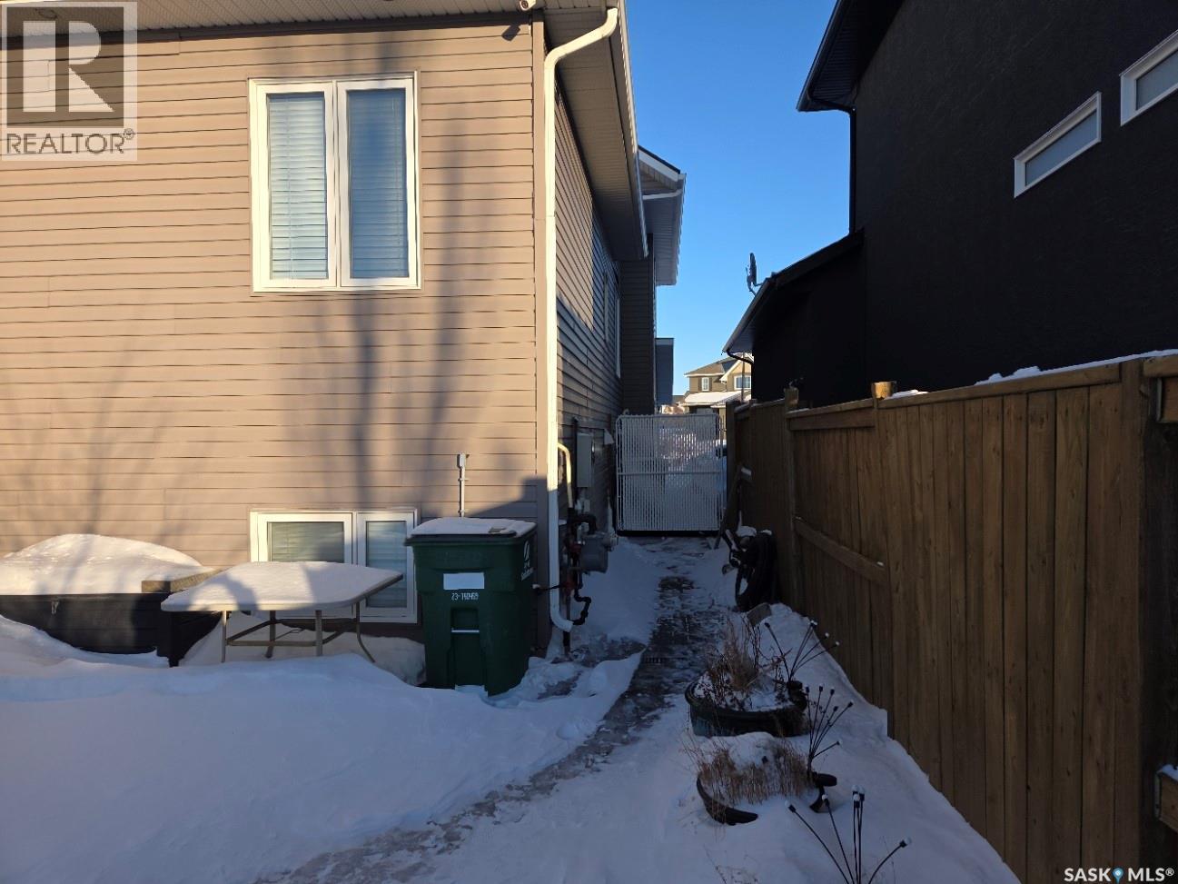 1530 Patrick Place, Saskatoon, Saskatchewan  S7W 0G1 - Photo 2 - SK027807