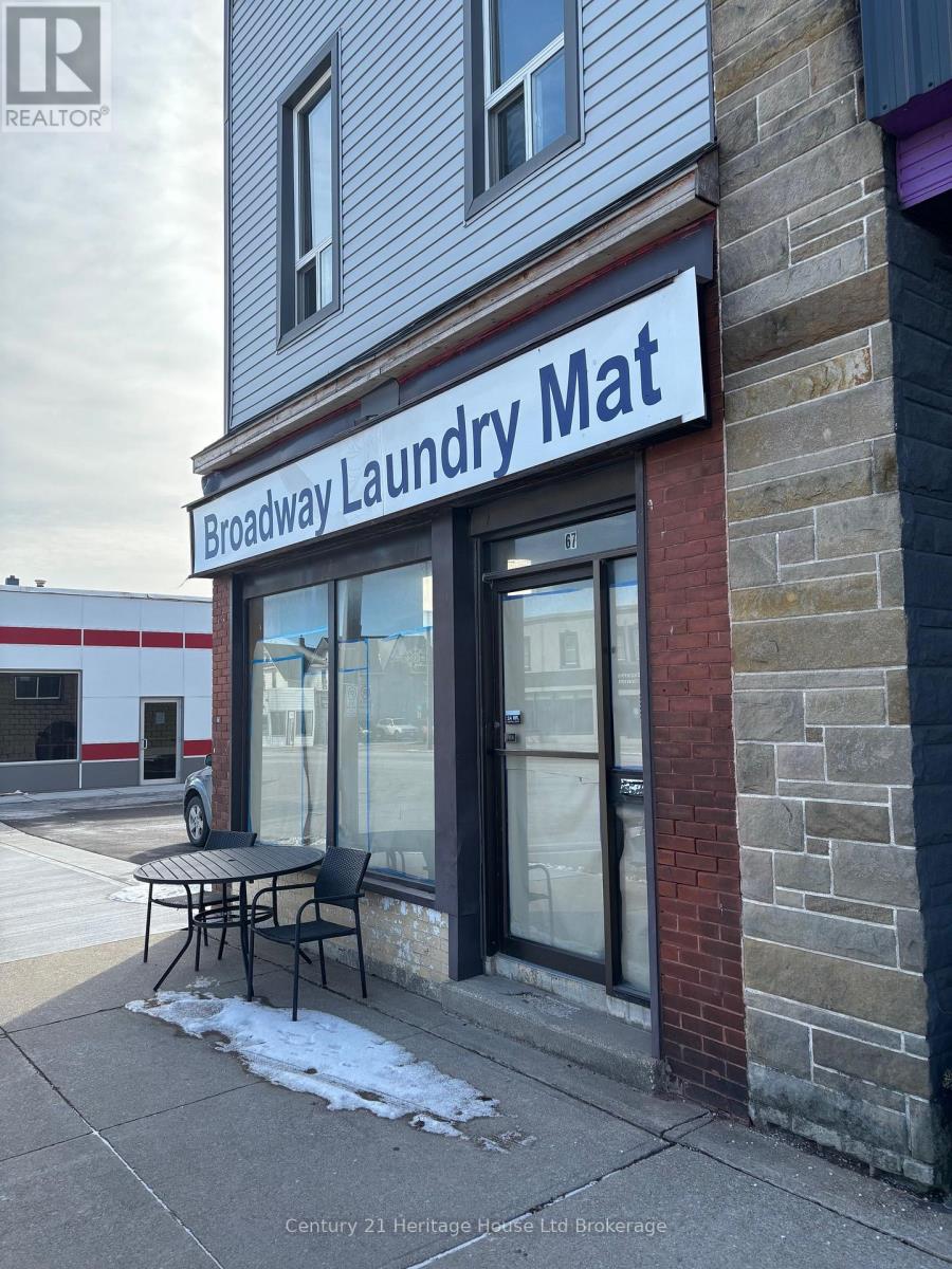 67 Broadway Street, Tillsonburg, Ontario  N4G 3P4 - Photo 1 - X12750892