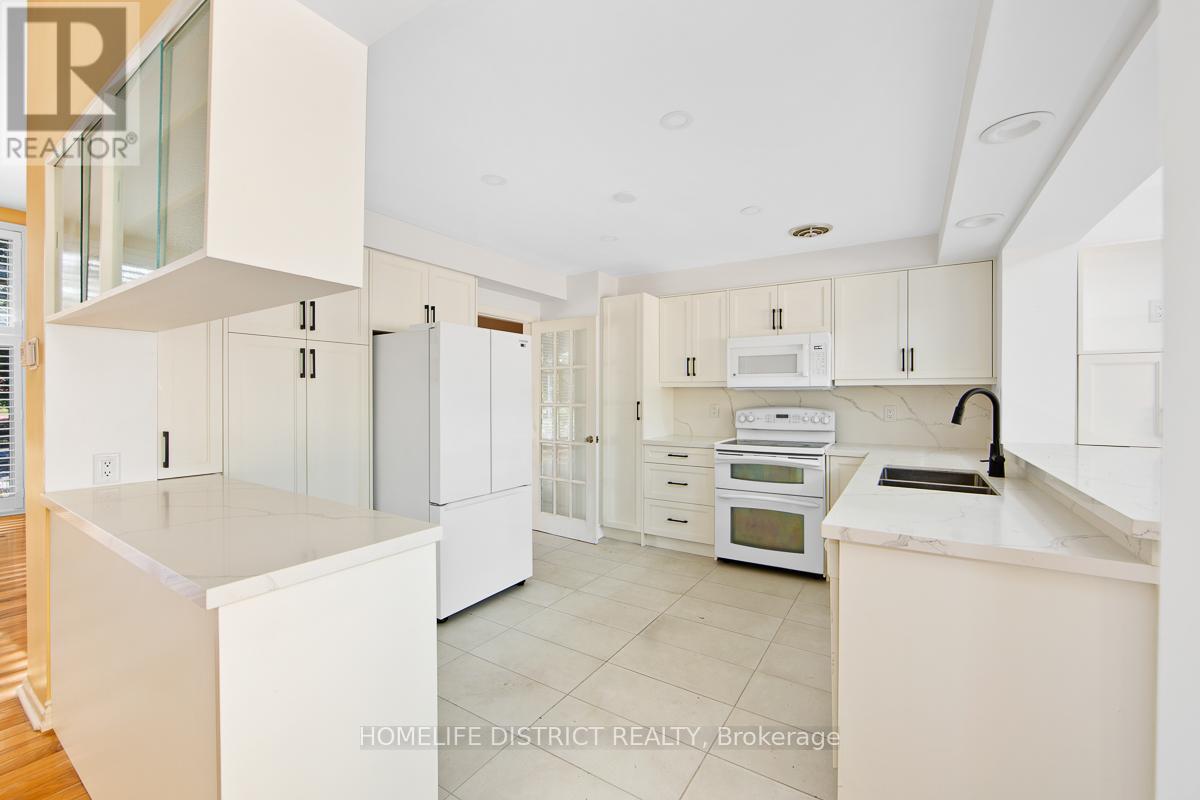 22 Greenland Road, Toronto, Ontario  M3C 1N2 - Photo 8 - C12524028