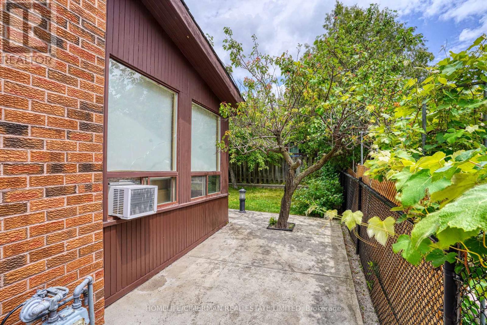 40 Queenston Crescent, Vaughan, Ontario  L4L 4A2 - Photo 11 - N12250895