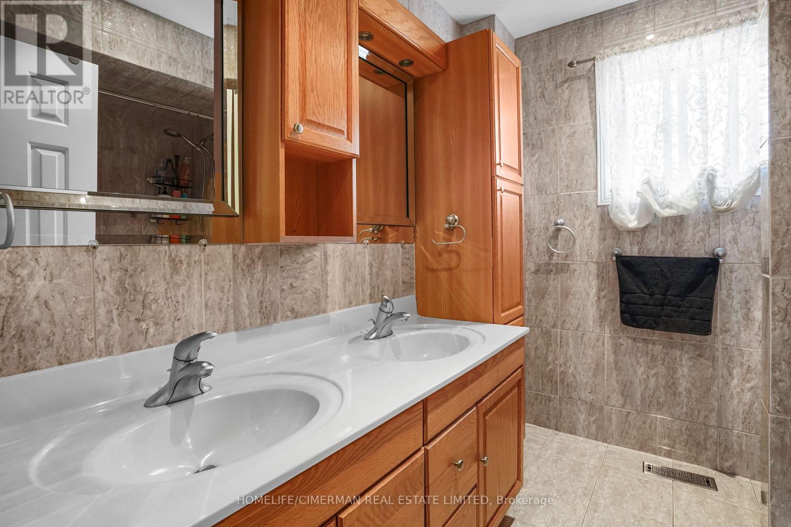 40 Queenston Crescent, Vaughan, Ontario  L4L 4A2 - Photo 41 - N12250895