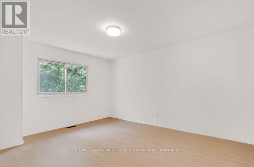 Upper - 1294 Forest Hill, Oakville, Ontario  L6H 2S4 - Photo 11 - W12691188