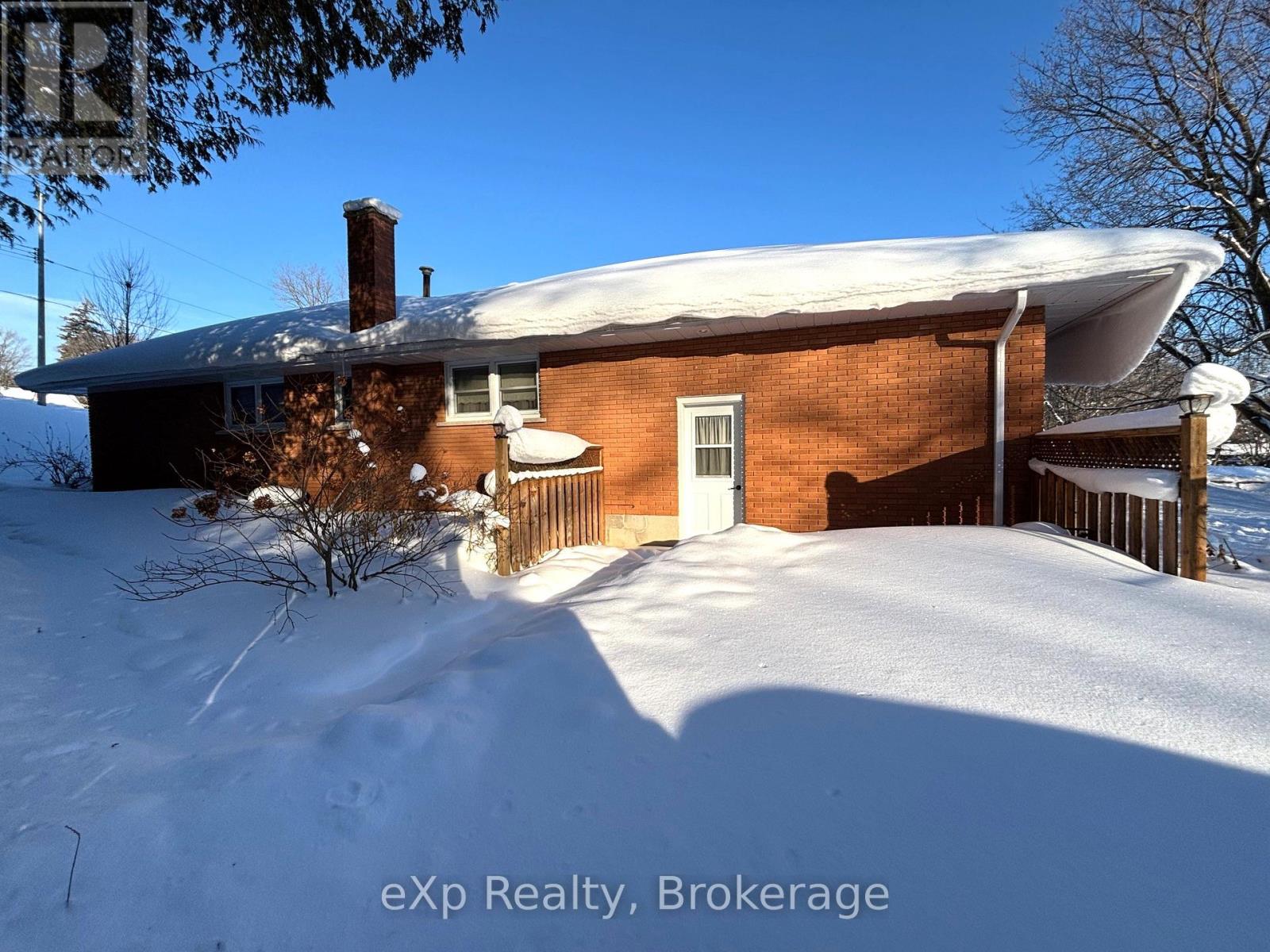 111 Huron Street, Brockton, Ontario  N0G 2V0 - Photo 5 - X12750902