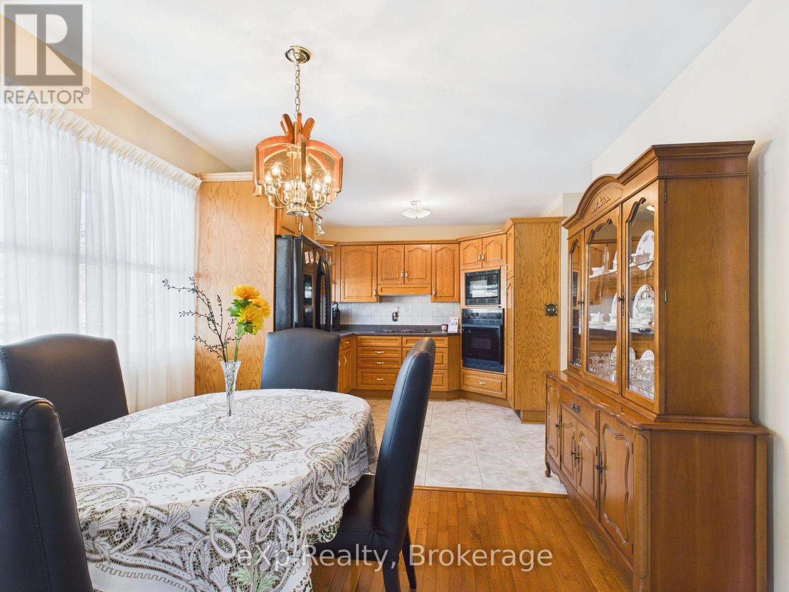 111 Huron Street, Brockton, Ontario  N0G 2V0 - Photo 9 - X12750902