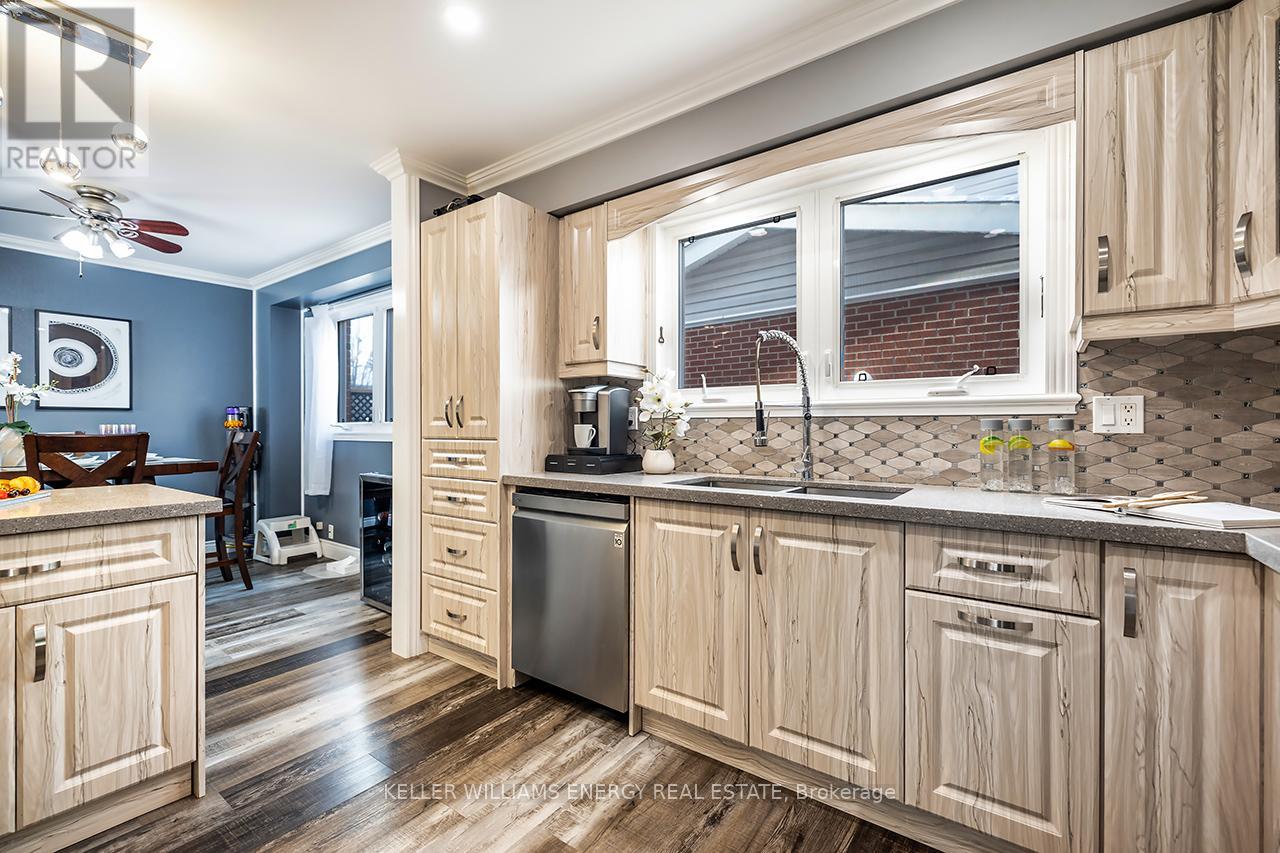 416 Mayfair Avenue, Oshawa (Centennial), Ontario  L1G 2X9 - Photo 10 - E12750992