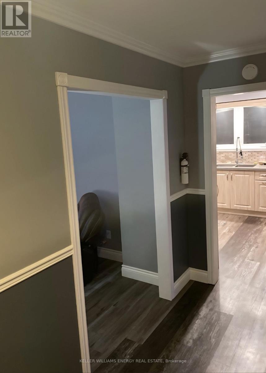 416 Mayfair Avenue, Oshawa (Centennial), Ontario  L1G 2X9 - Photo 5 - E12750992