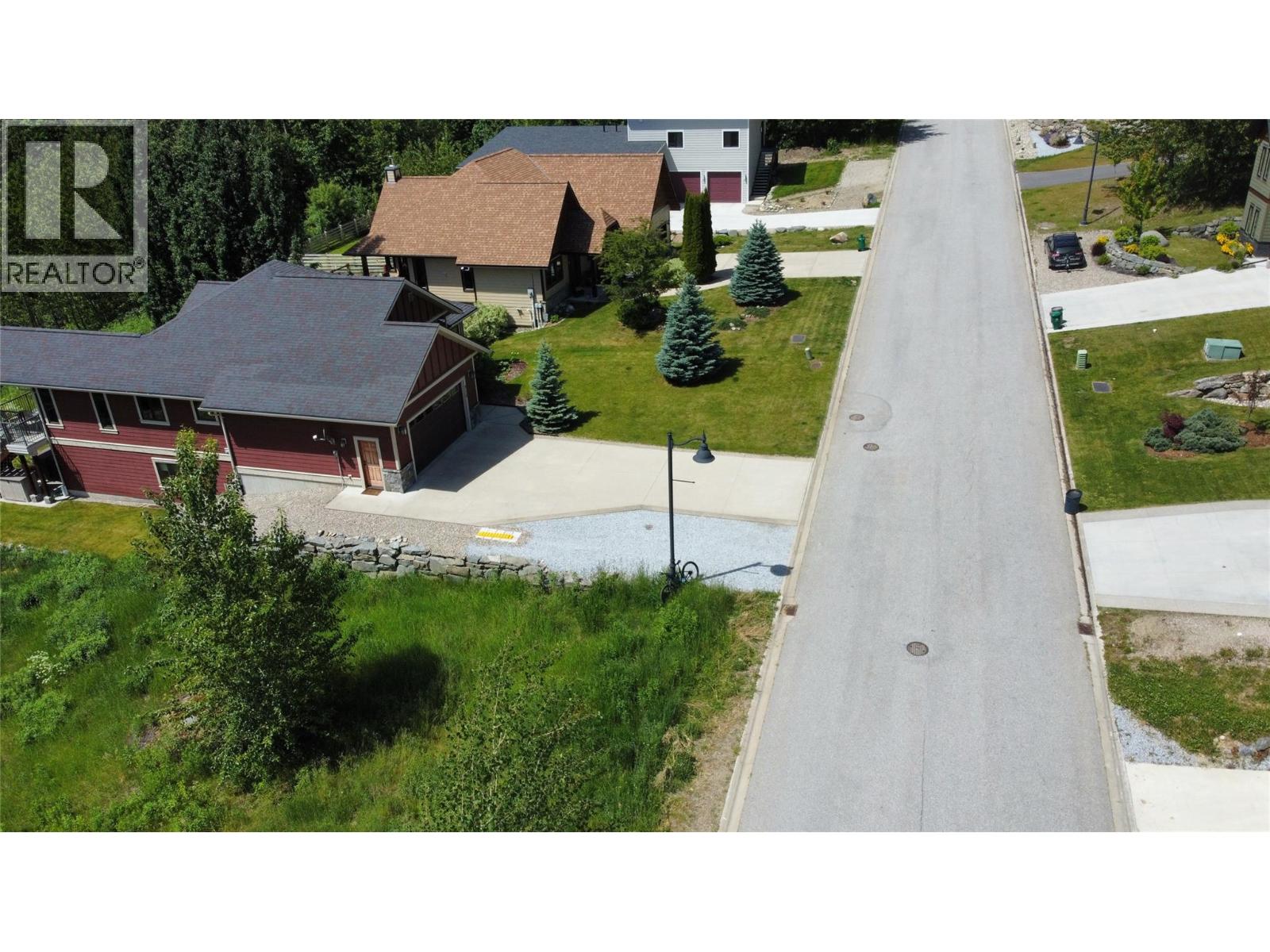 917 Redstone Drive, Rossland, British Columbia V0G 1Y0 - Photo 3 - 10374554