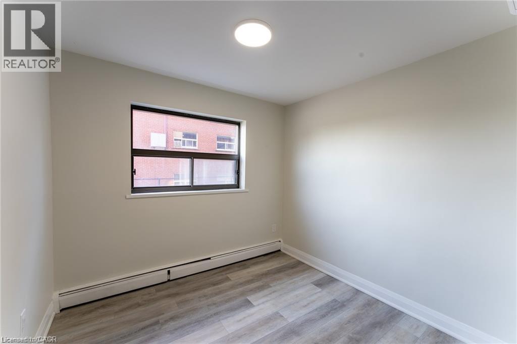 700 Lawrence Road Unit# 103, Hamilton, Ontario  L8K 1Z5 - Photo 4 - 40802421