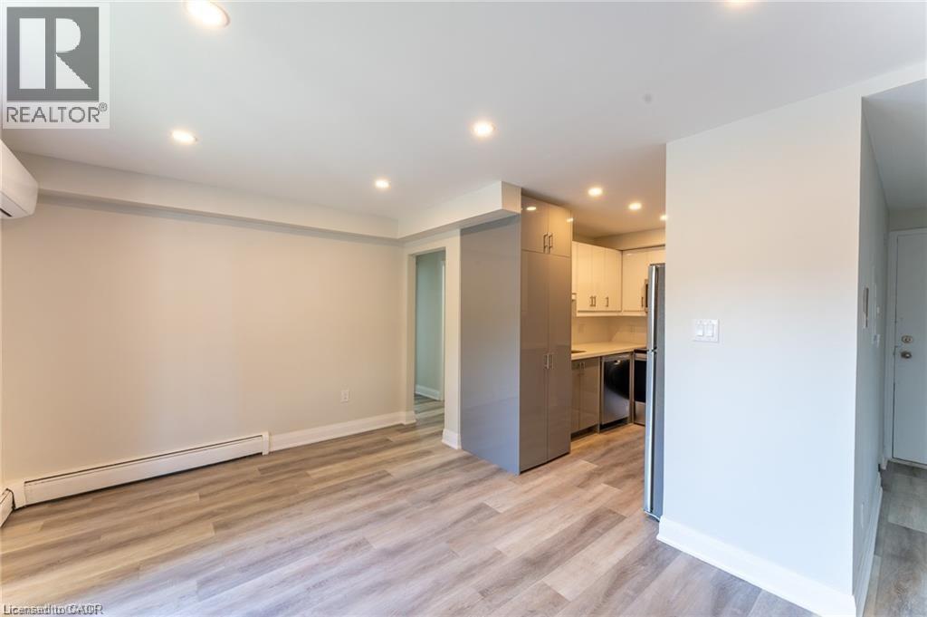 700 Lawrence Road Unit# 103, Hamilton, Ontario  L8K 1Z5 - Photo 3 - 40802421