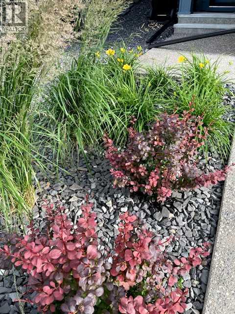 819 Shawnee Terrace Sw, Calgary, Alberta  T2Y 0T4 - Photo 41 - A2279331