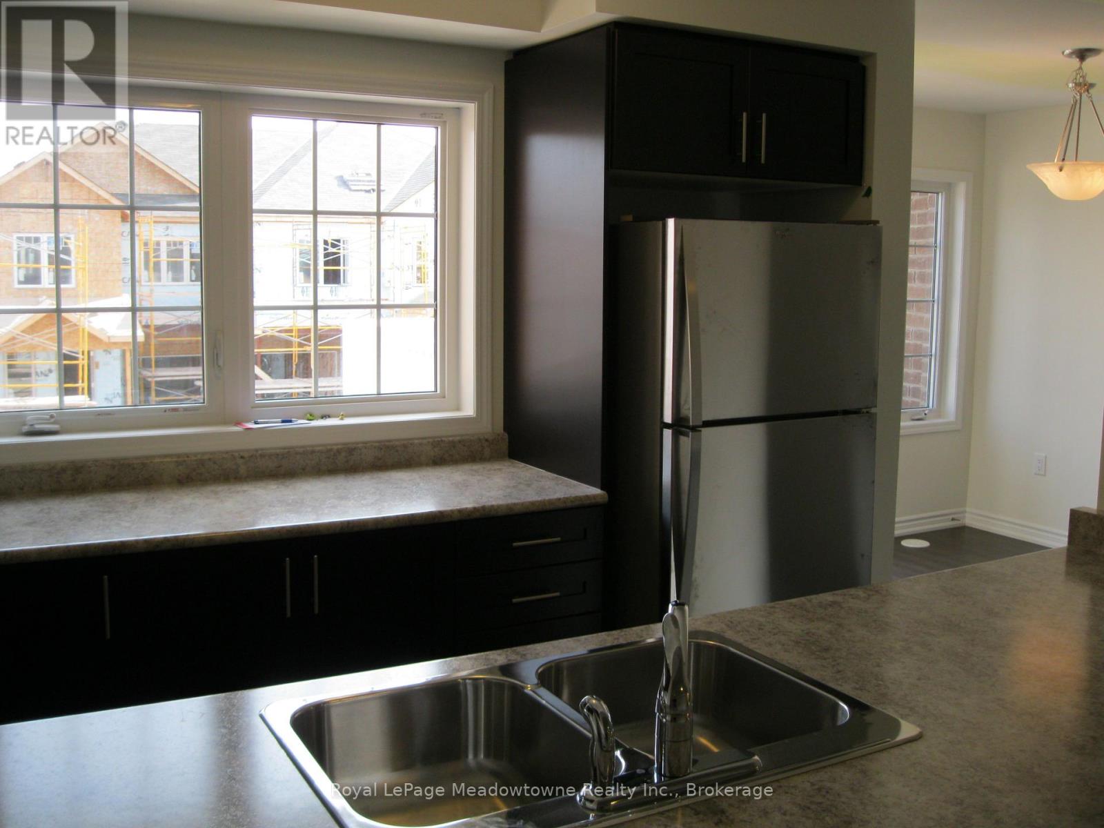 685 Laking Terrace, Milton (Cl Clarke), Ontario  L9T 9J4 - Photo 11 - W12750958