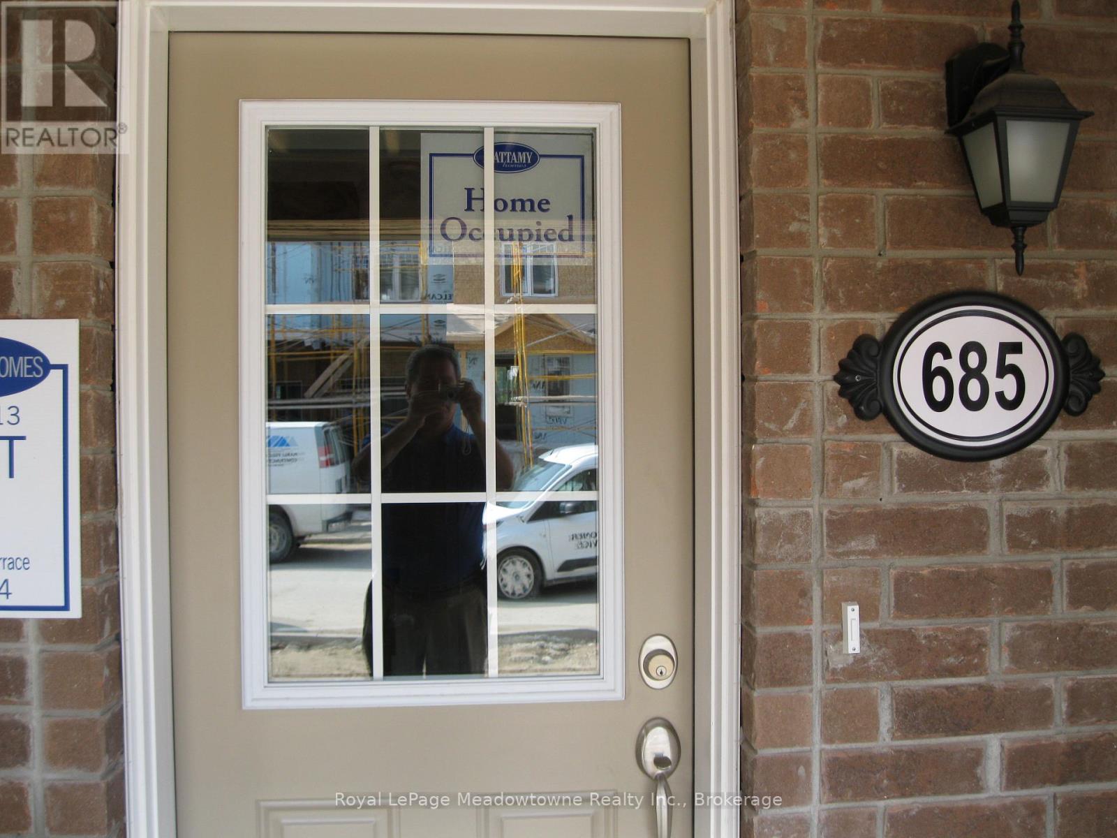 685 Laking Terrace, Milton (Cl Clarke), Ontario  L9T 9J4 - Photo 3 - W12750958