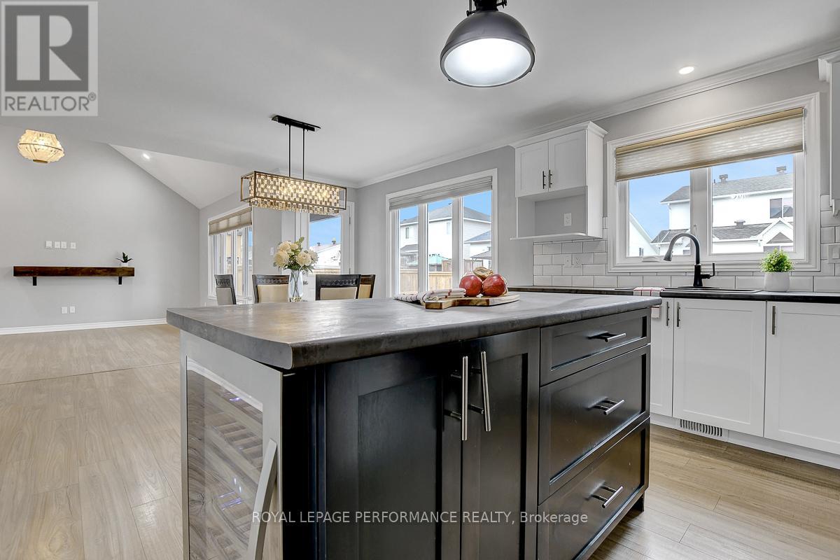 29 Meadowlark Street, Russell, Ontario  K4R 0B8 - Photo 12 - X12750952