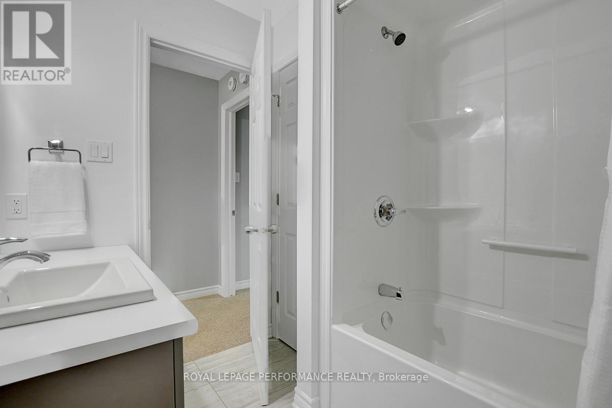 29 Meadowlark Street, Russell, Ontario  K4R 0B8 - Photo 25 - X12750952