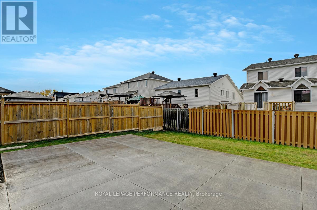 29 Meadowlark Street, Russell, Ontario  K4R 0B8 - Photo 34 - X12750952