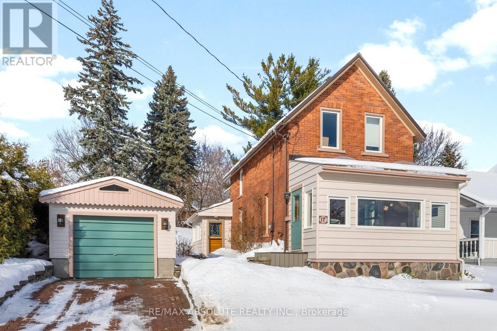 17 VICTORIA STREET, Arnprior, Ontario