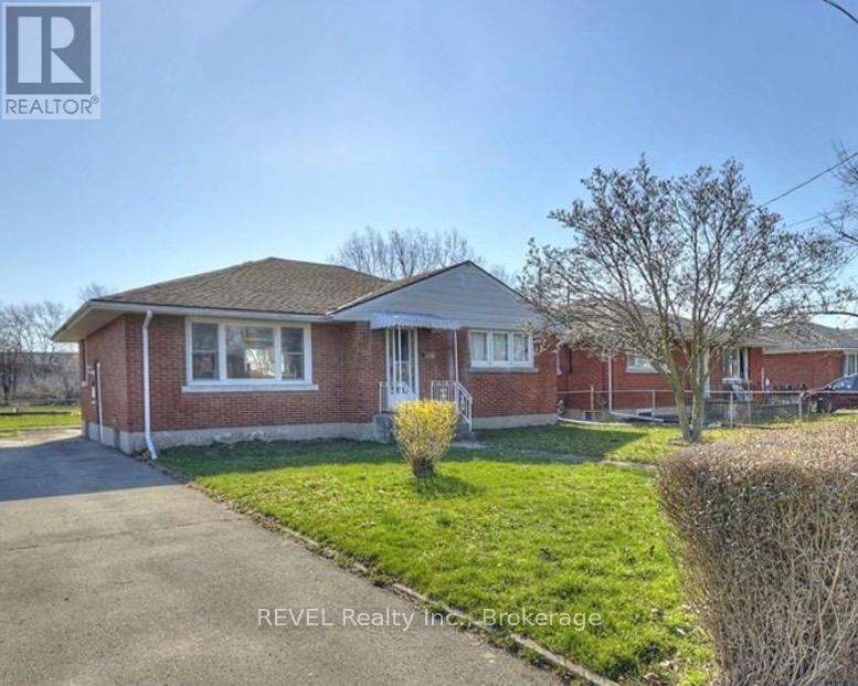 Upper - 7182 Adams Avenue, Niagara Falls (Arad/fallsview), Ontario  L2G 5H1 - Photo 1 - X12750898