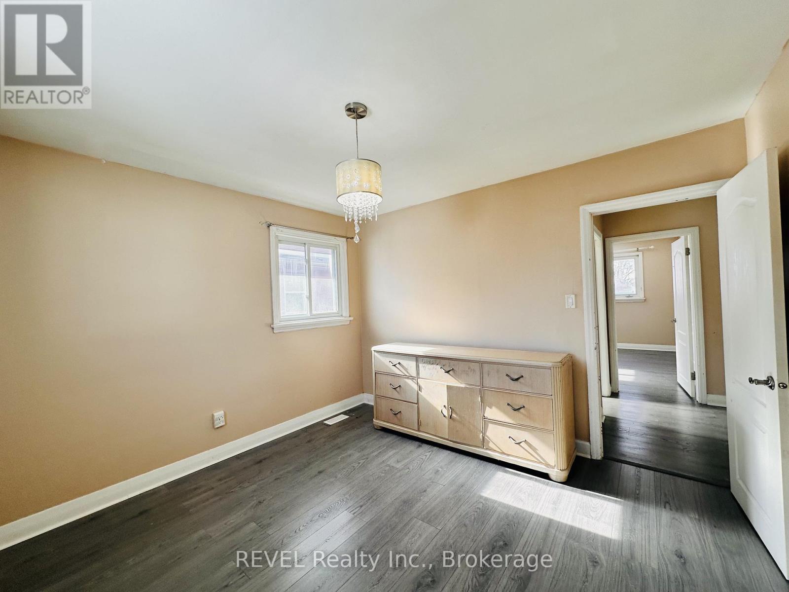 Upper - 7182 Adams Avenue, Niagara Falls (Arad/fallsview), Ontario  L2G 5H1 - Photo 14 - X12750898