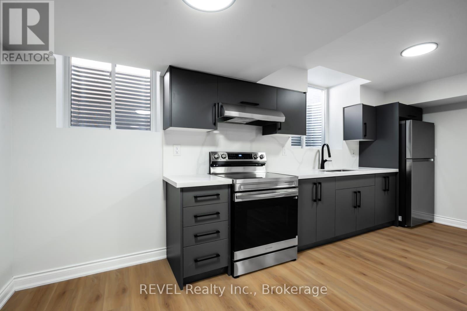 #lower - 21 Willson Drive, Thorold (Hurricane/merrittville), Ontario  L2V 0M3 - Photo 8 - X12750976