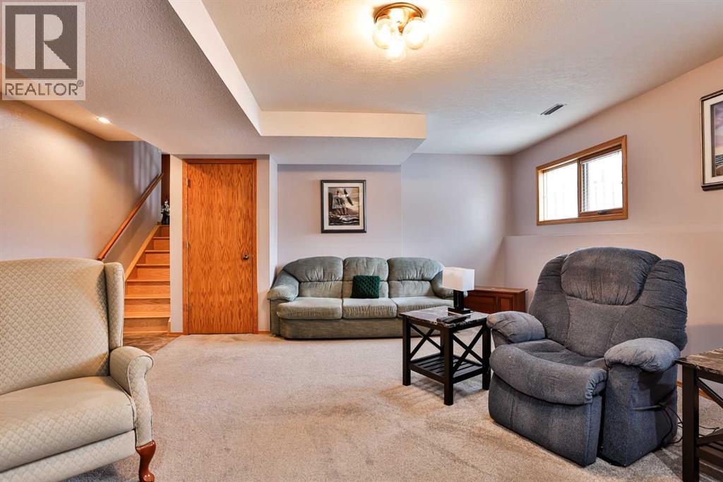 6 Mt Crandell Bay W, Lethbridge, Alberta  T1K 6L9 - Photo 16 - A2274784