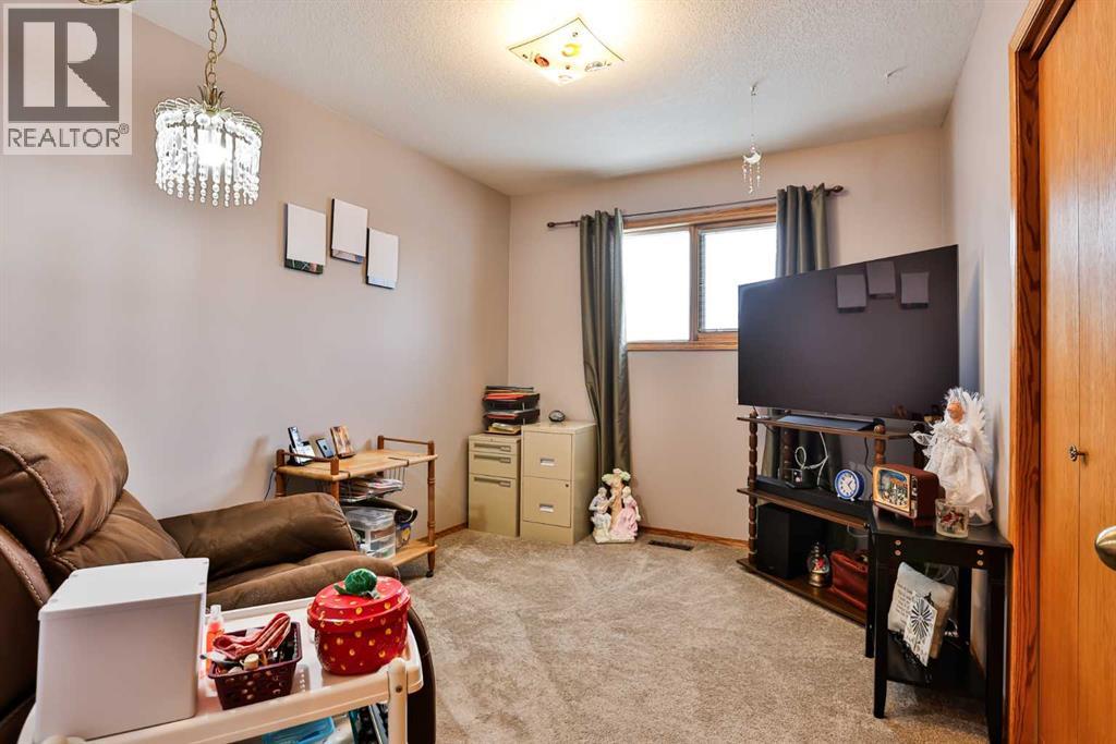 6 Mt Crandell Bay W, Lethbridge, Alberta  T1K 6L9 - Photo 14 - A2274784